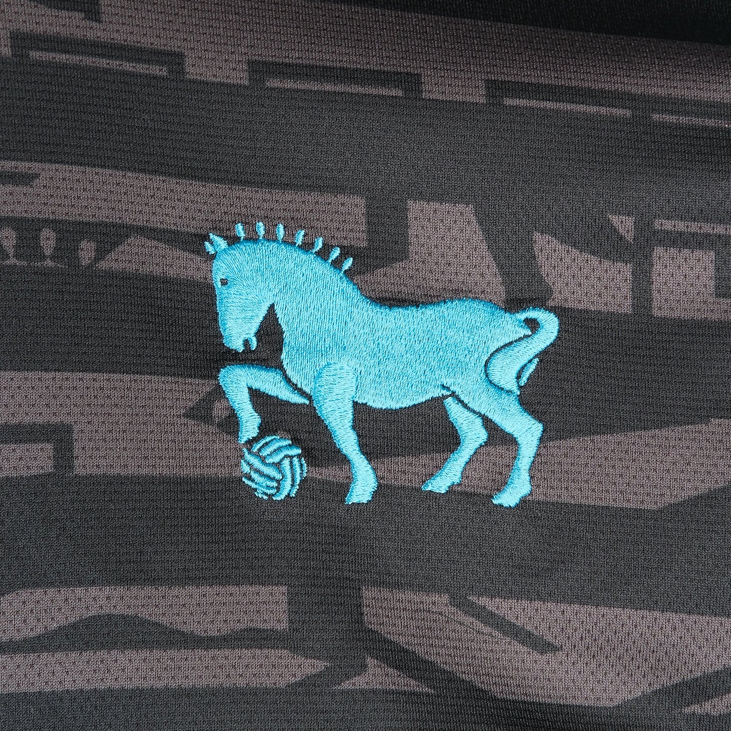Umbro 2025/26 Junior Third Shirt - Image 6
